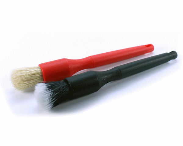 crevice-brush-black-red Set of brushs